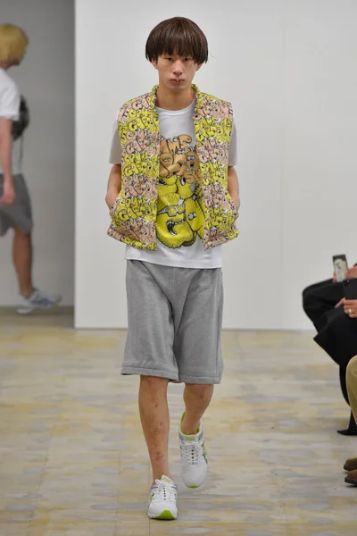 Look 19